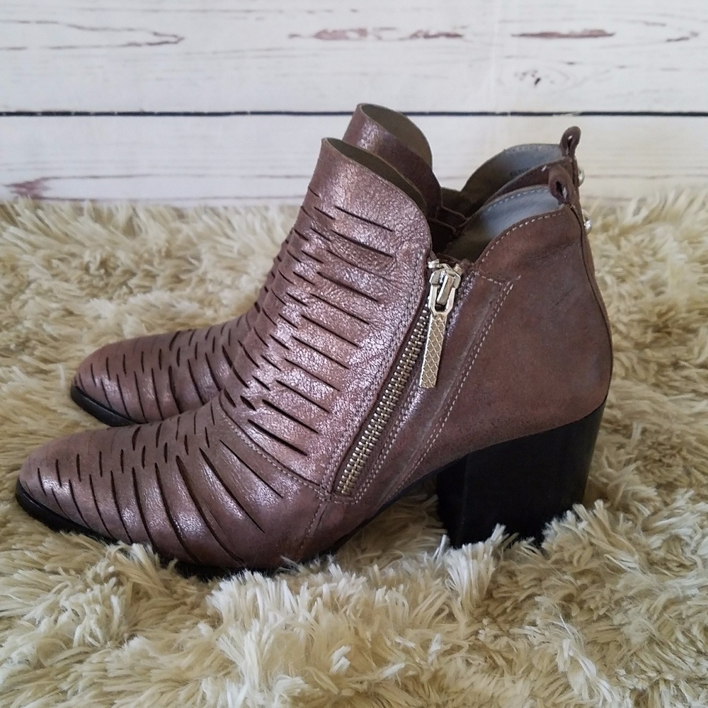 Donald J. Pliner "Elton" ankle boots size 6M - Picture 2 of 8