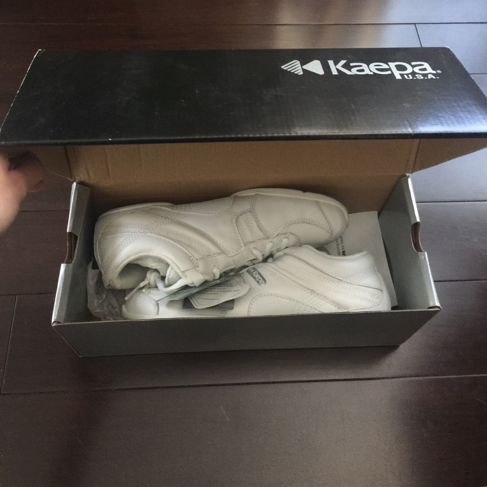 🚫SOLD🚫 Kaepa Tumbling/Cheer shoes