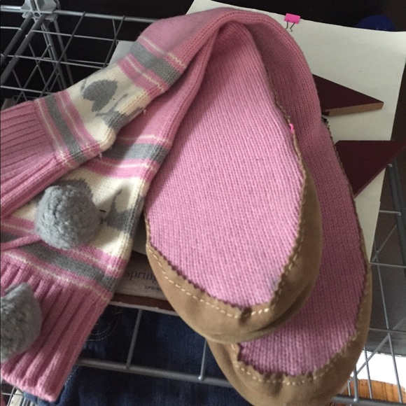 VS full length slippers. Only worn three times - Picture 3 of 3