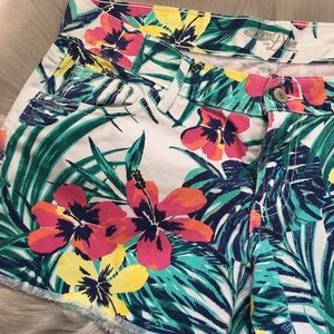Old Navy Diva denim floral print shorts