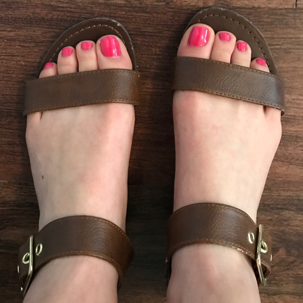 Steve Madden size 7 brown strappy sandals