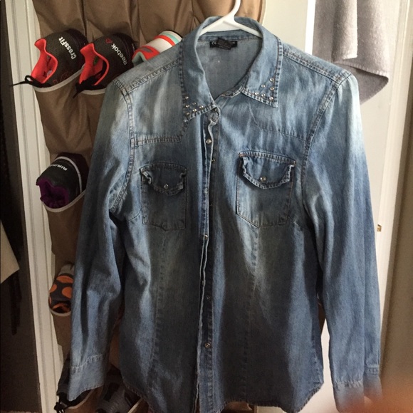 Jean shirt. Only worn once - Picture 1 of 3