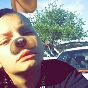 Meet your Posher, Leslie