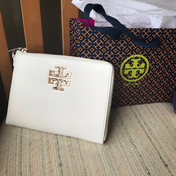 Tory Burch Handbags - Tory Burch white Britten zip pouch