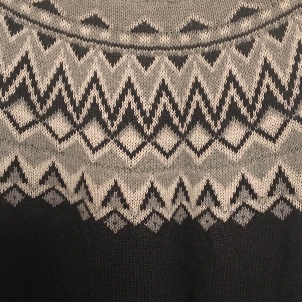 Gray patterned sweater - Picture 2 of 2
