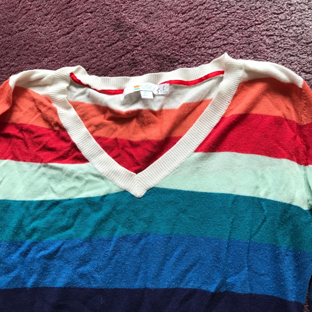 Beautiful rainbow colorful v Neck light sweater - Picture 2 of 3
