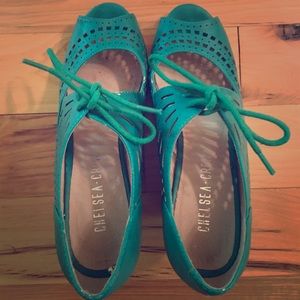 Chelsea crew ,turquoise heals.