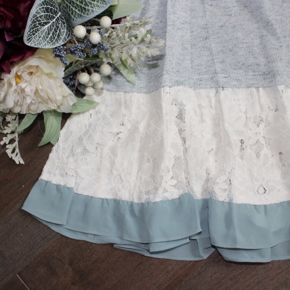 Lace Detail Tank - Picture 6 of 7