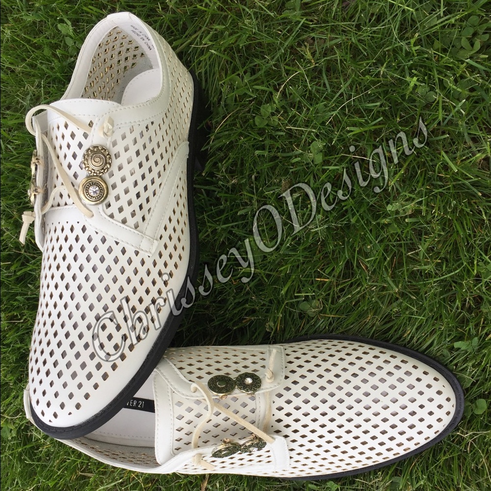 New in box, hand designed, white flats