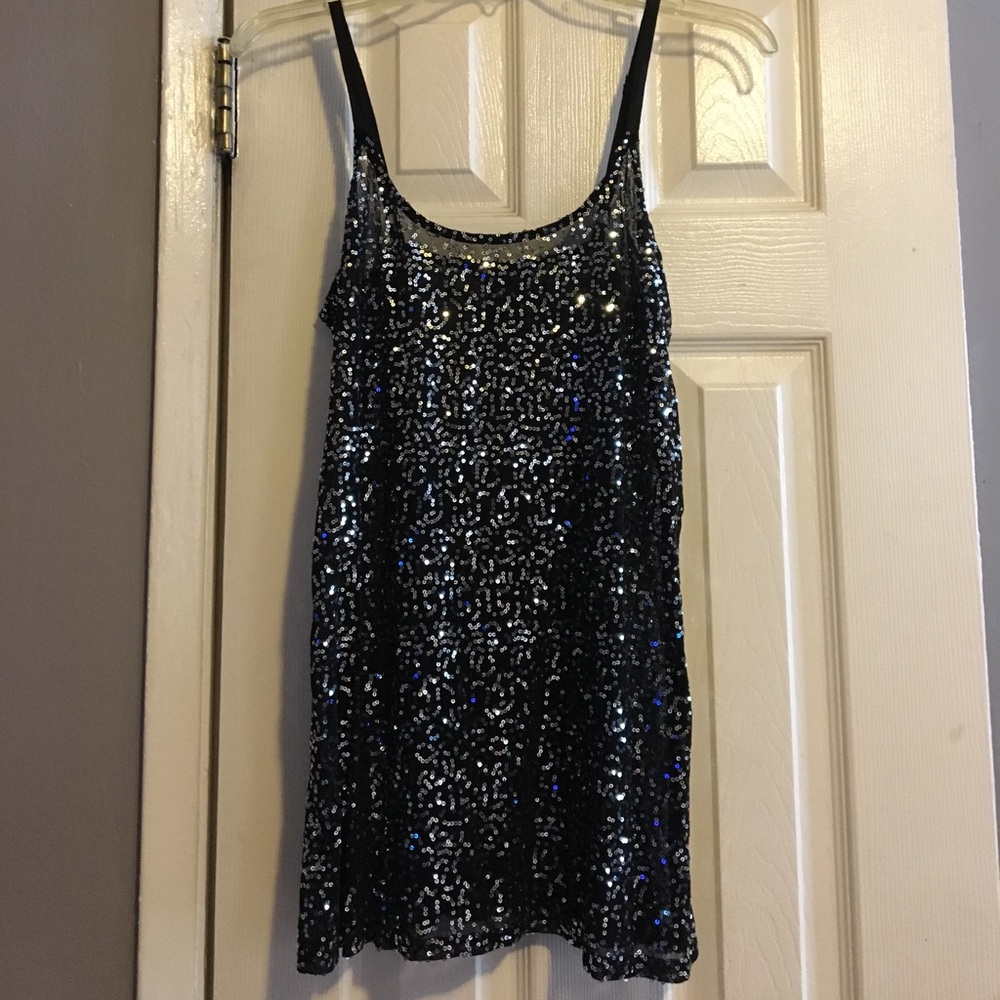 Moda International medium black sequined top 👚