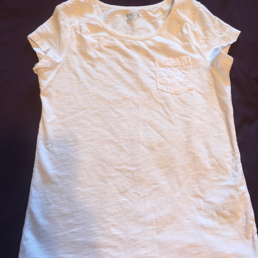 Cherokee white tee size 7-8