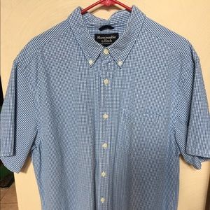 Men's short sleeved A & F button-down size XL.