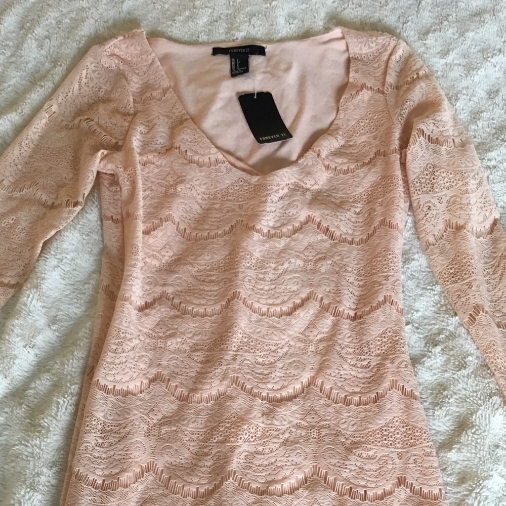 ⭐️ blush pink lace dress 👗 - Picture 5 of 5