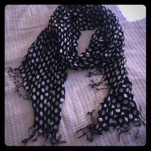 Lightweight Black and White Scarf