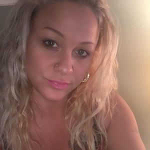 Meet your Posher, Dee