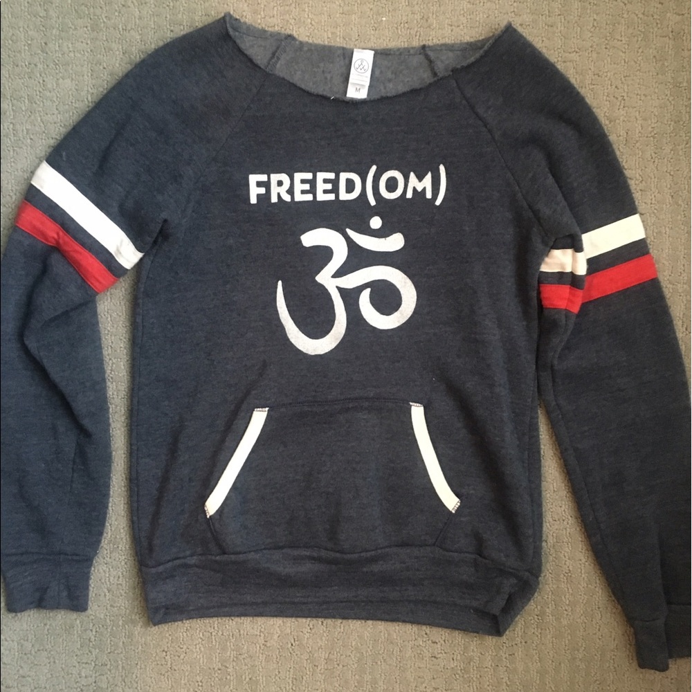 Pull over freedom sweatshirt