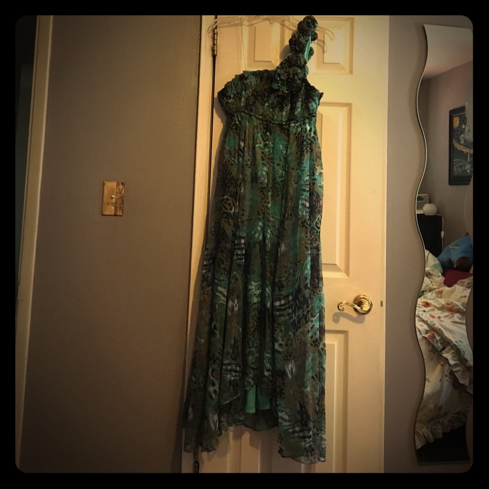 Ark & Co. large teal one-shoulder maxi dress 👗