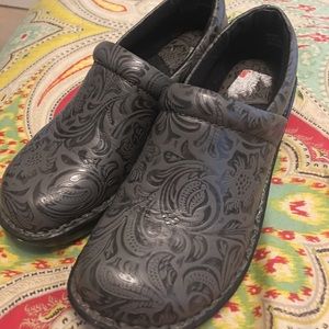 Boc clogs. Worn twice.