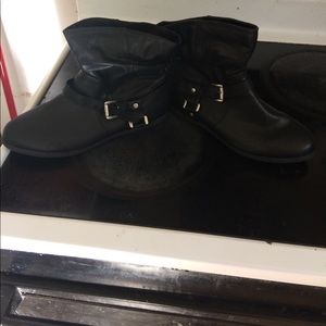 Woman's size 8.5 short black boots.