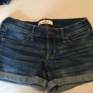 HOLLISTER JEAN SHORTS!💙