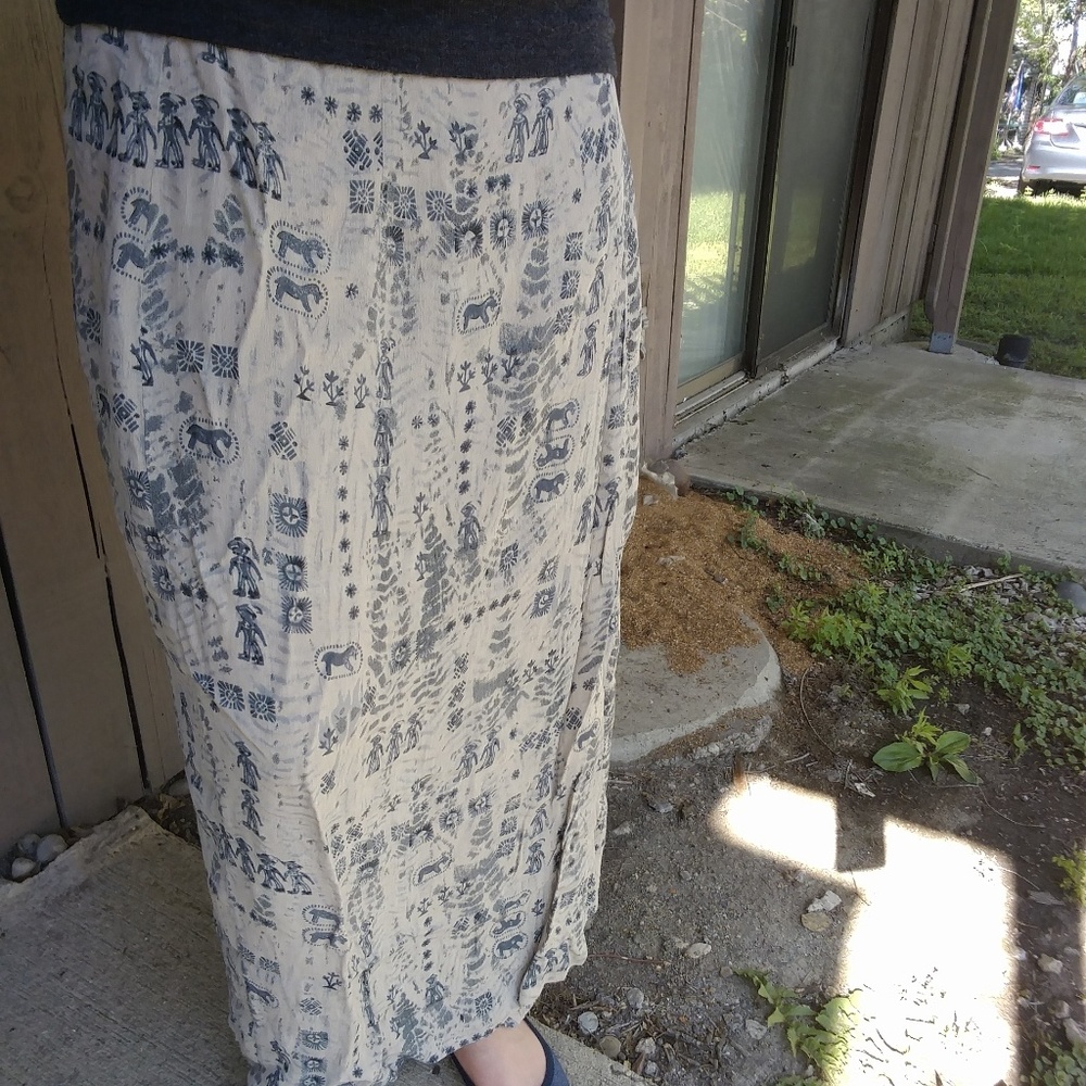 Chico's blue and cream patterned skirt