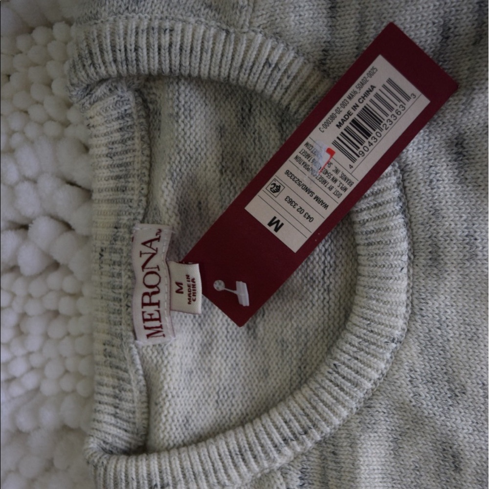 Light sweater. Never worn 10/10 🔥🔥🔥