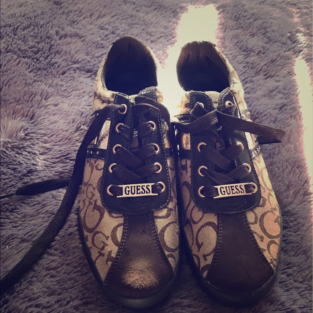 GUESS Sneakers