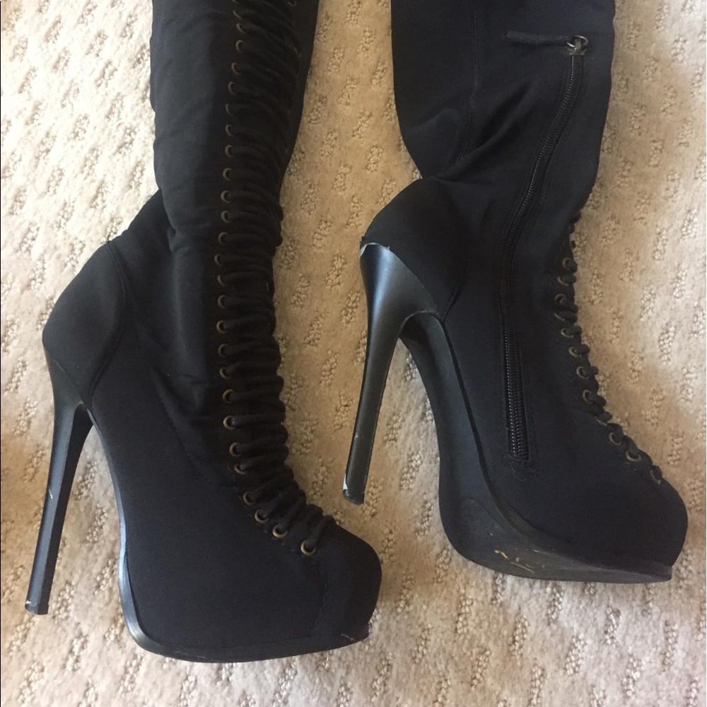 Cute BEBE stretch boots