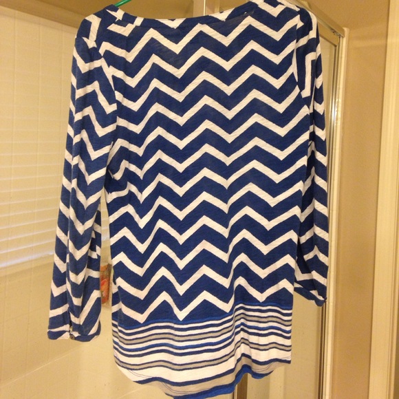 Lucky Brand Chevron Top - Picture 4 of 4
