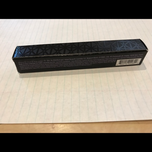 Urban Decay Perversion Mascara - Picture 2 of 3