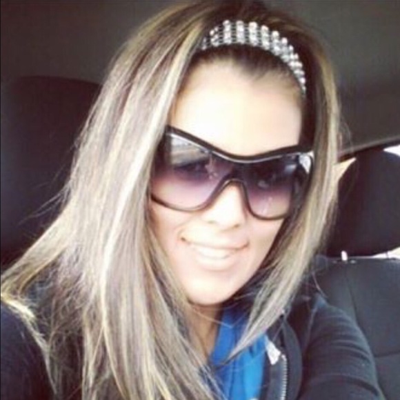 Meet your Posher, Michelle - Picture 1 of 1