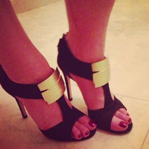 Coye Nokes Cleopatra Heels - Picture 4 of 4