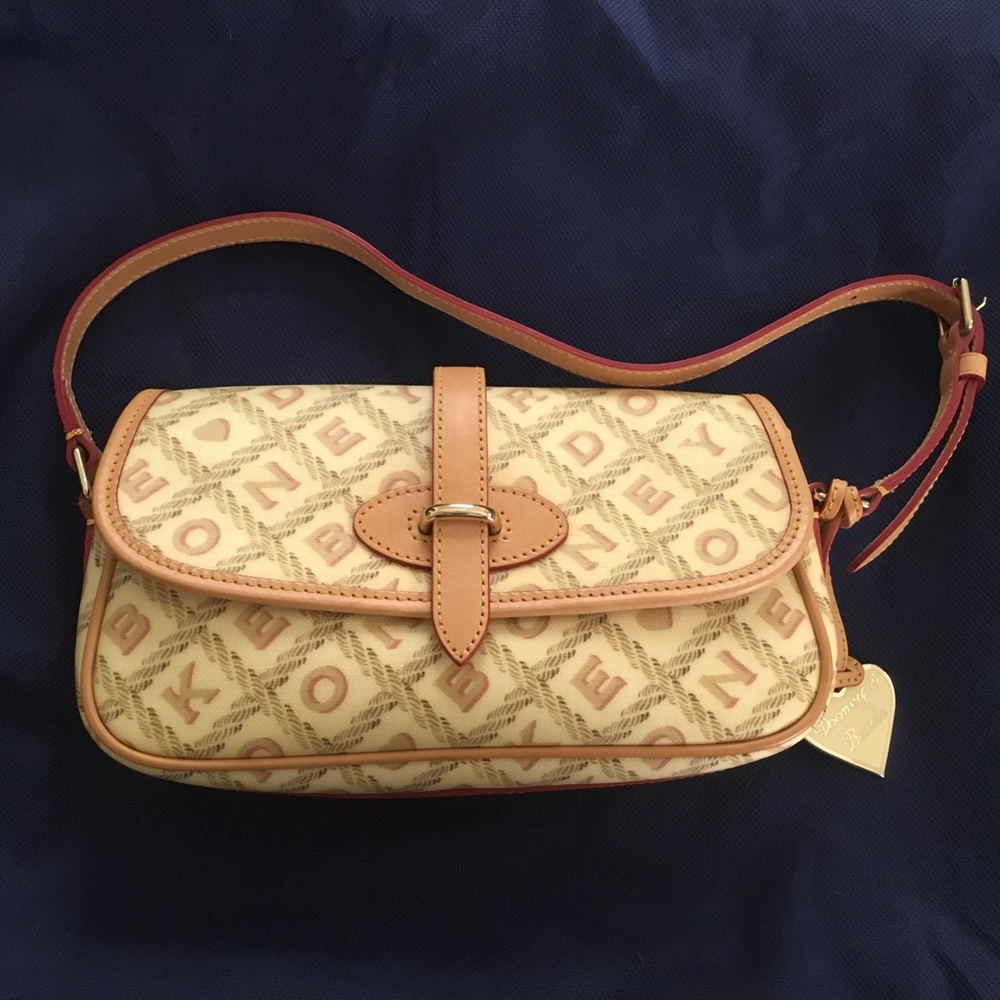 🌟D&B Signature Crossword Small Flap Bag