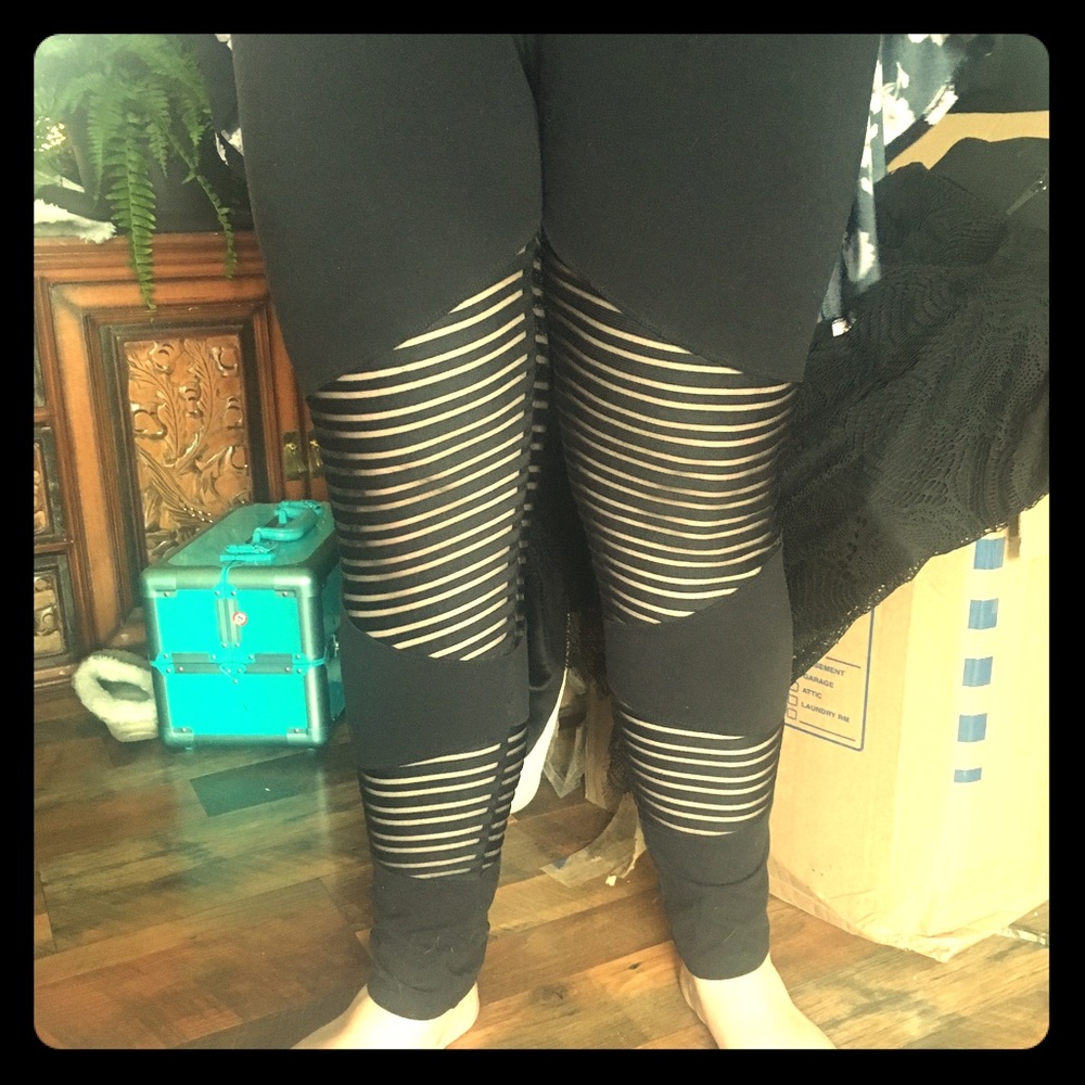 Mesh cut out leggings