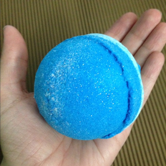 2 Stress Relief Bath Bombs - Picture 3 of 3