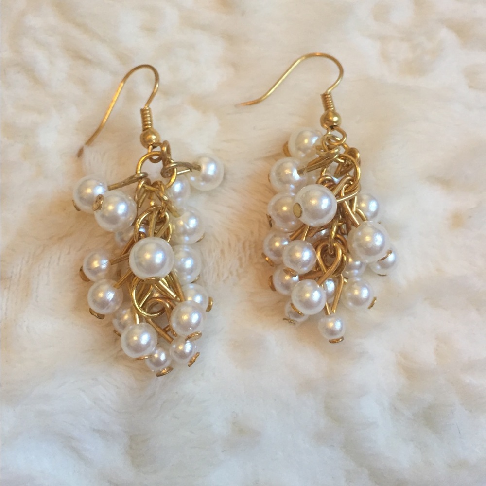 🌸Faux pearl dangle earrings