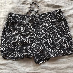 Banana Republic black and white shorts small