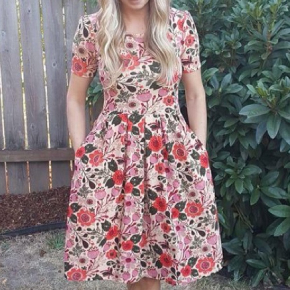XS HTF Floral Lularoe Amelia EUC