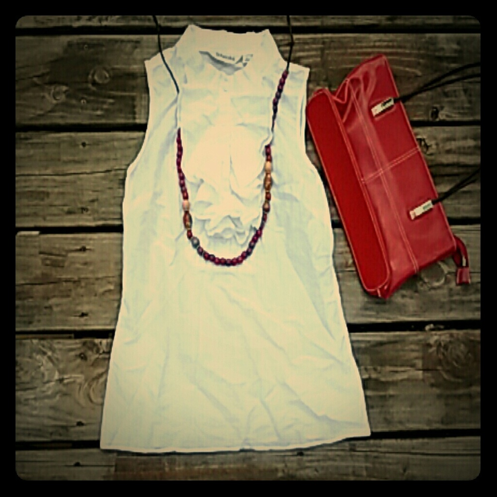 Ruffled collar shirt