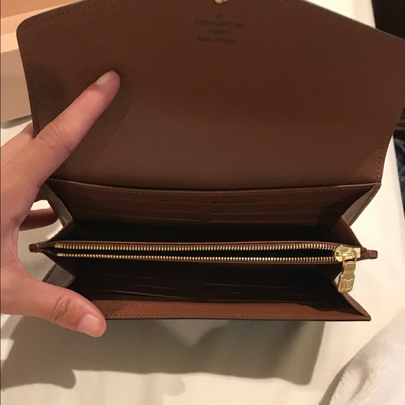 LOUIS Vuitton Sarah Wallet - Picture 3 of 6