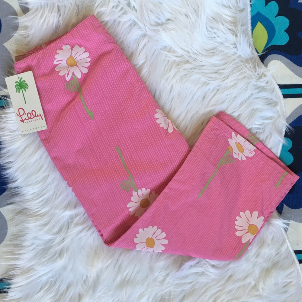 Girls 14 Lilly Pulitzer Capri, fits adult 00/0