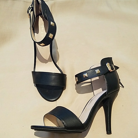 Black and Gold Ankle and Toe strap Heels - Picture 1 of 4