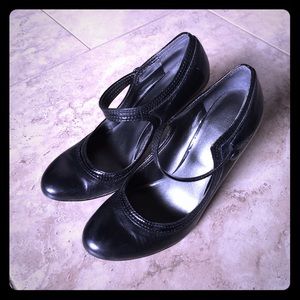 Nine West black leather heels