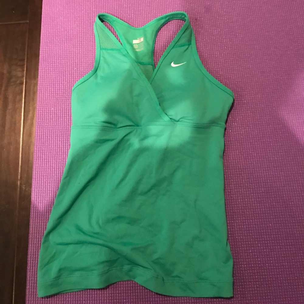 Nike sports tank with built in bra