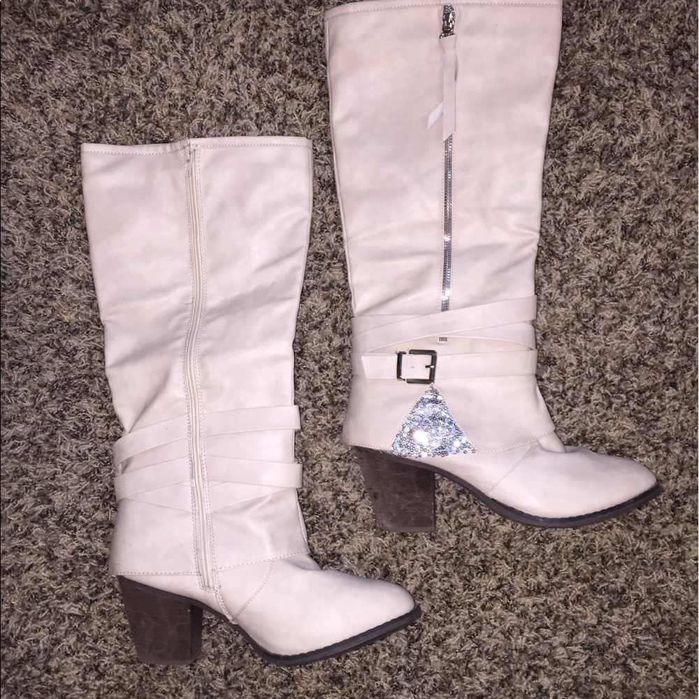 Super cute sparkle boots