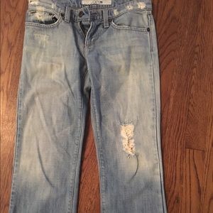 Distressed Joe's Jeans cropped size 24