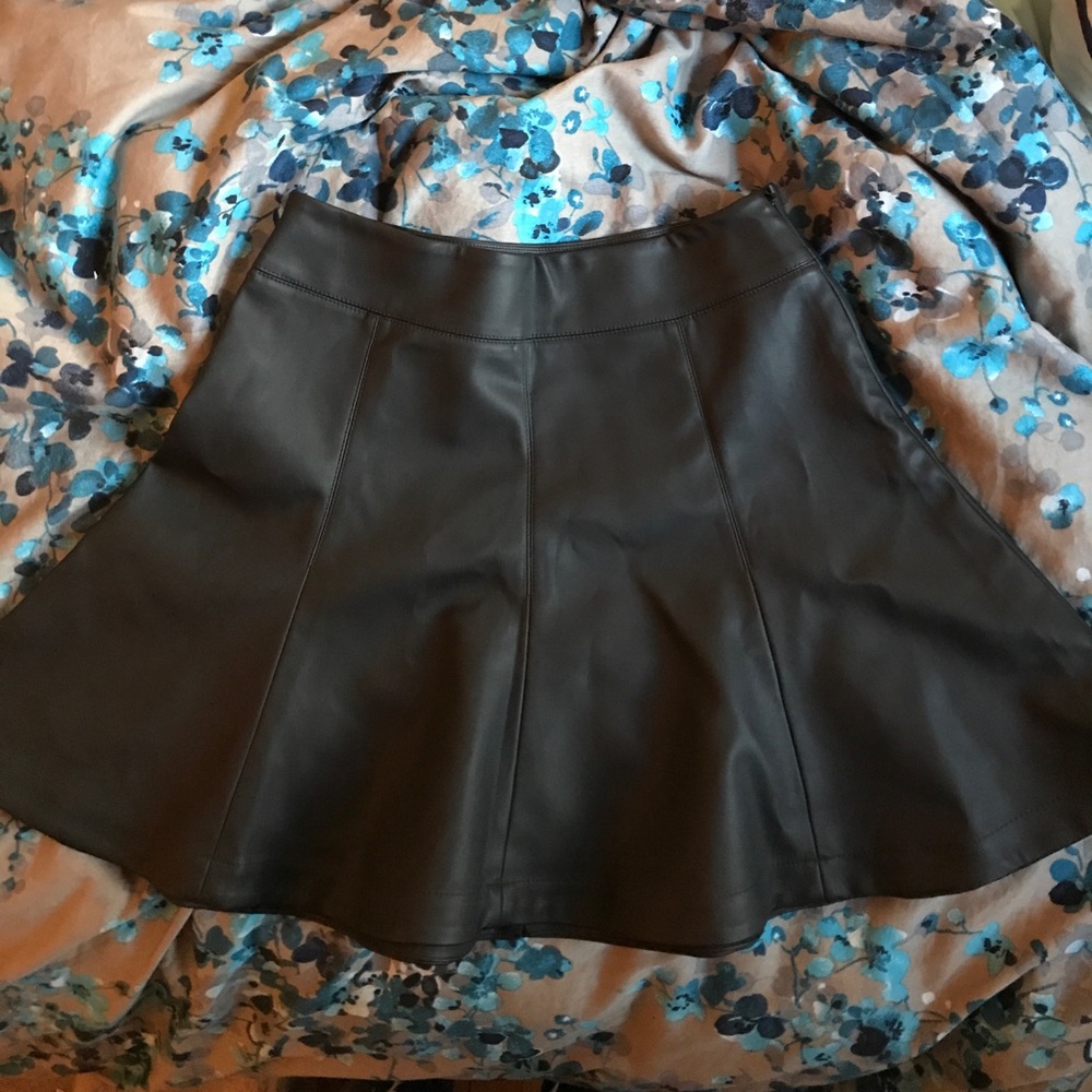 Express black faux leather skirt size 8
