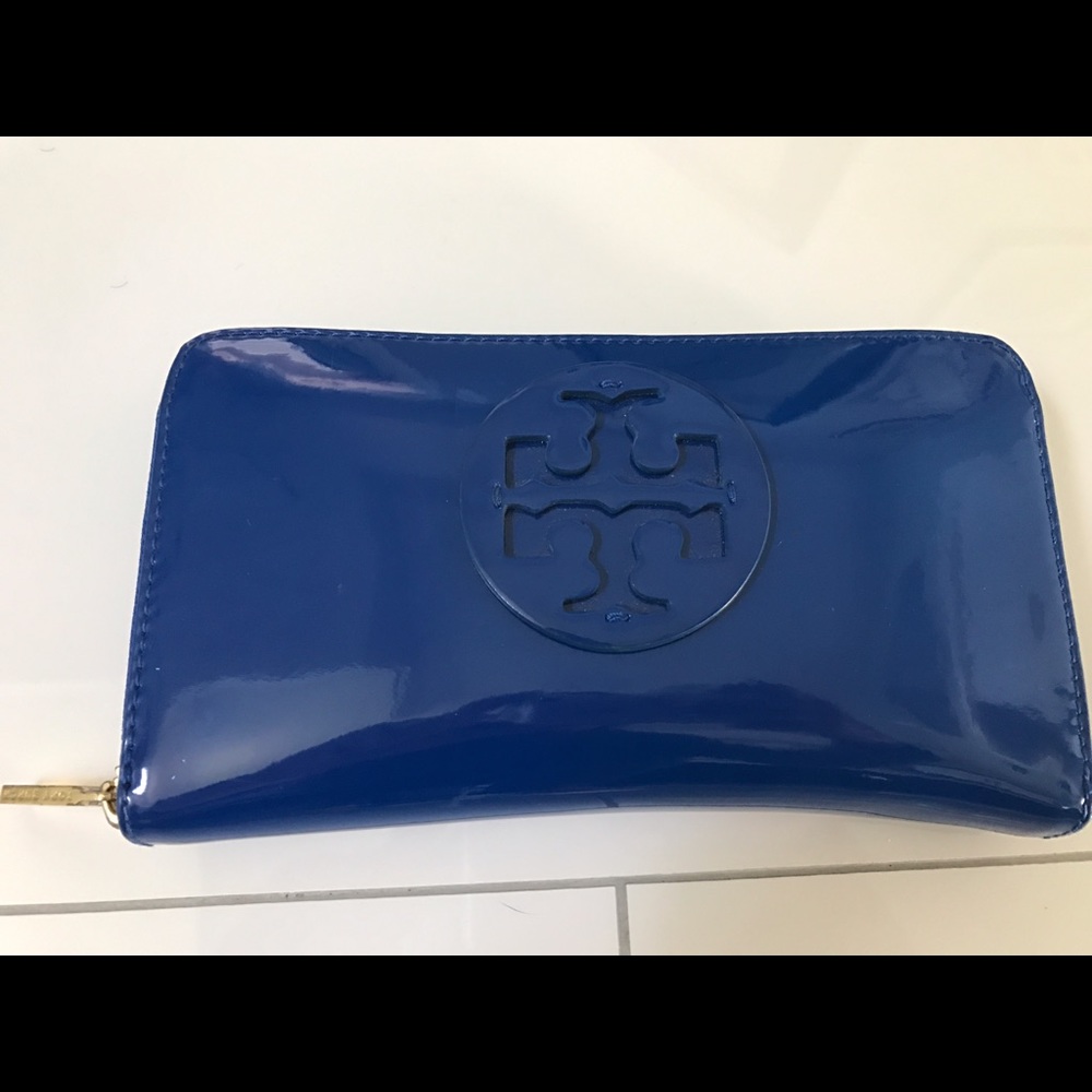 Authentic Tory Burch Continental Zip Wallet