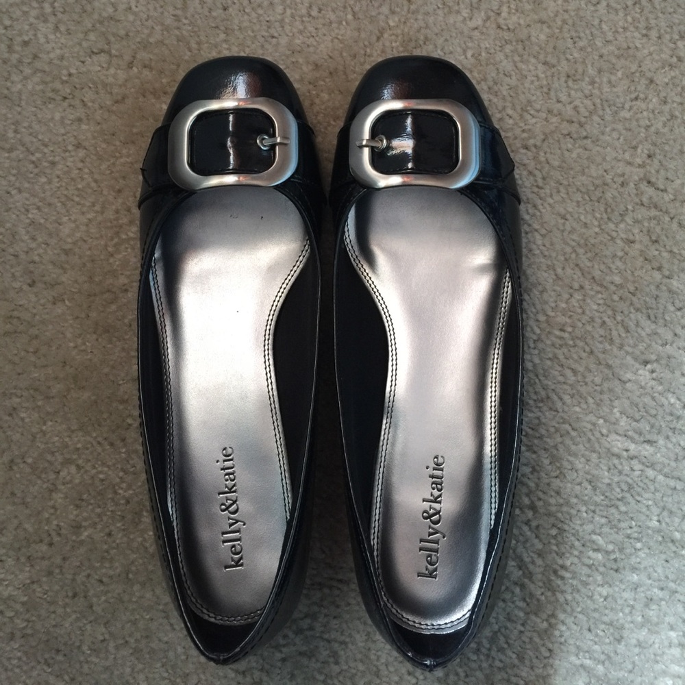 Kelly & Katie Whitney Shoes -Size 8.5