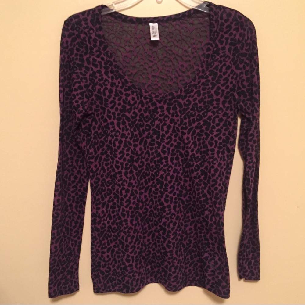 VS Scoop Neck Burnout Tee